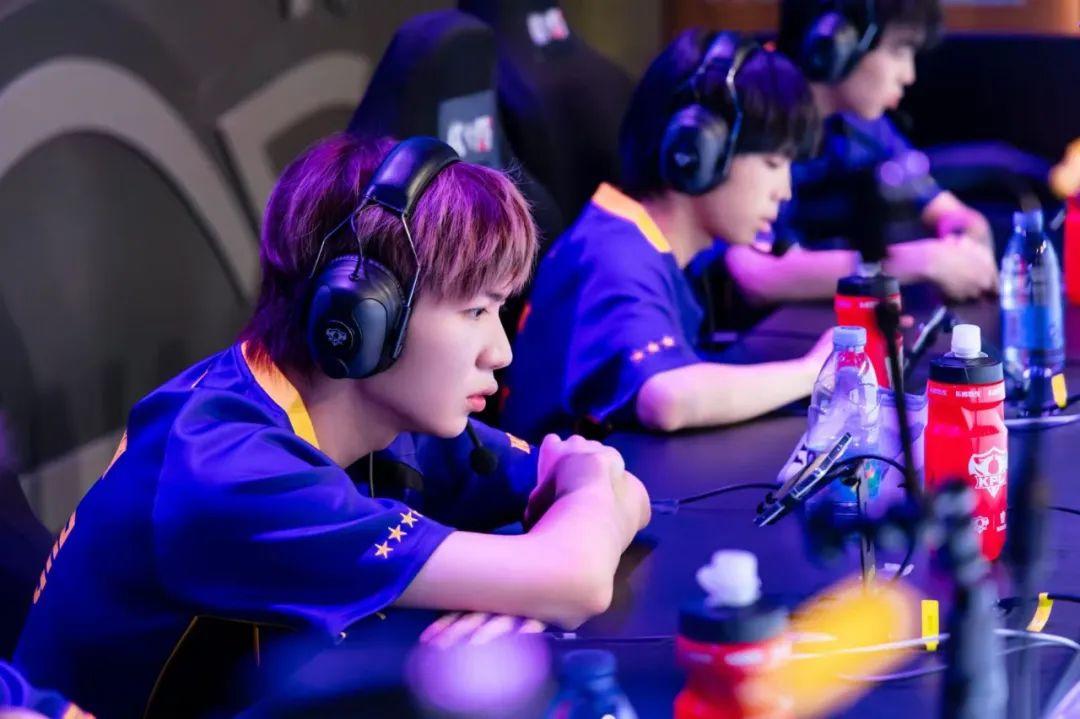 送上鲜花与 送上鲜花与