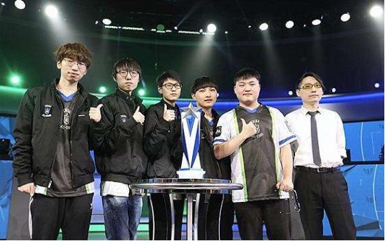 但他们通过 但他们通过